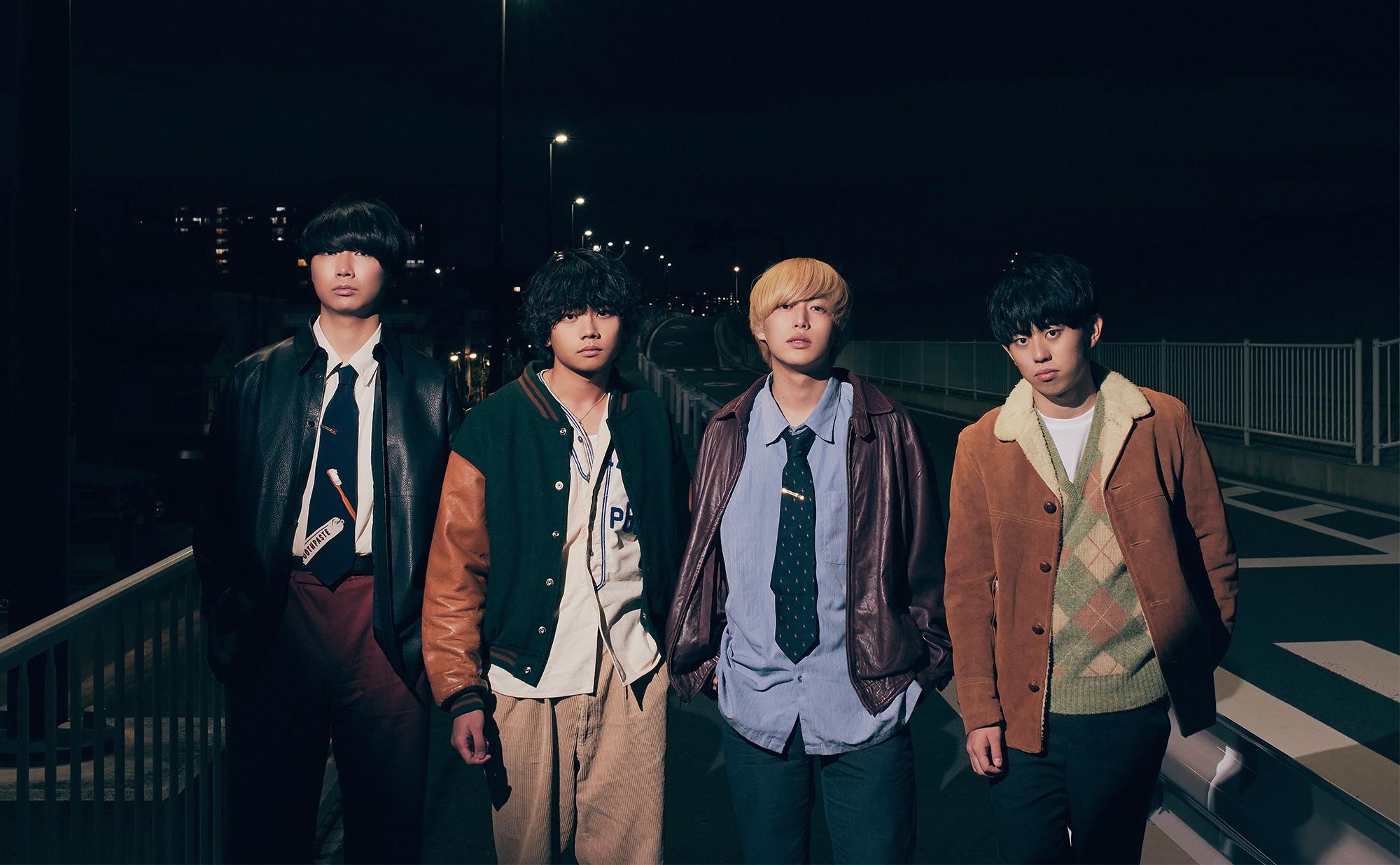 ヤングスキニーの集合写真